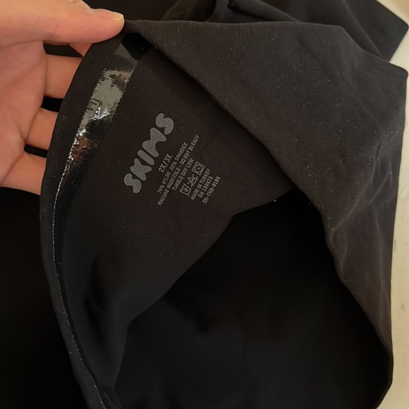 SKIMS Core Control Thong onyx - Picture 6 of 8